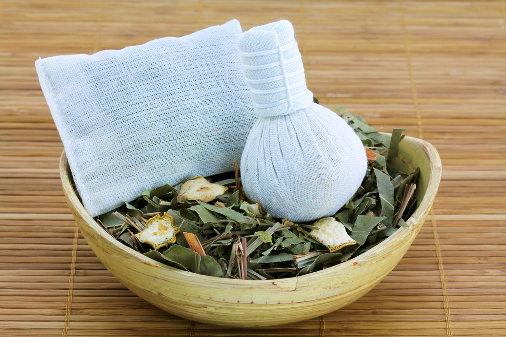 Aromatic Herbal Steam: traditional Thai compress